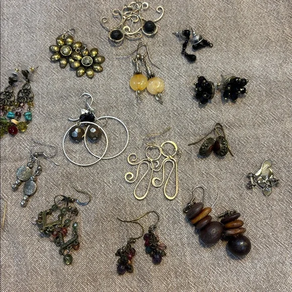 Earring Collection - Picture 3 of 4